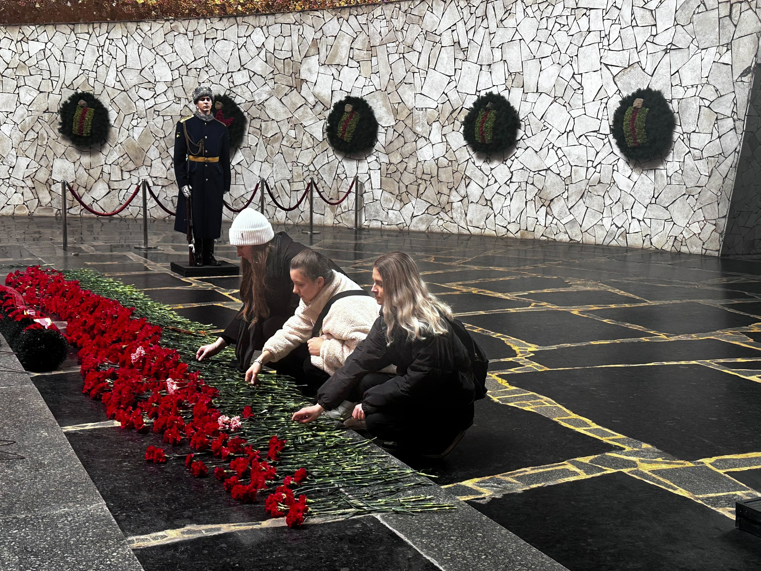 «Героям Сталинградской битвы» на Мамаевом Кургане
